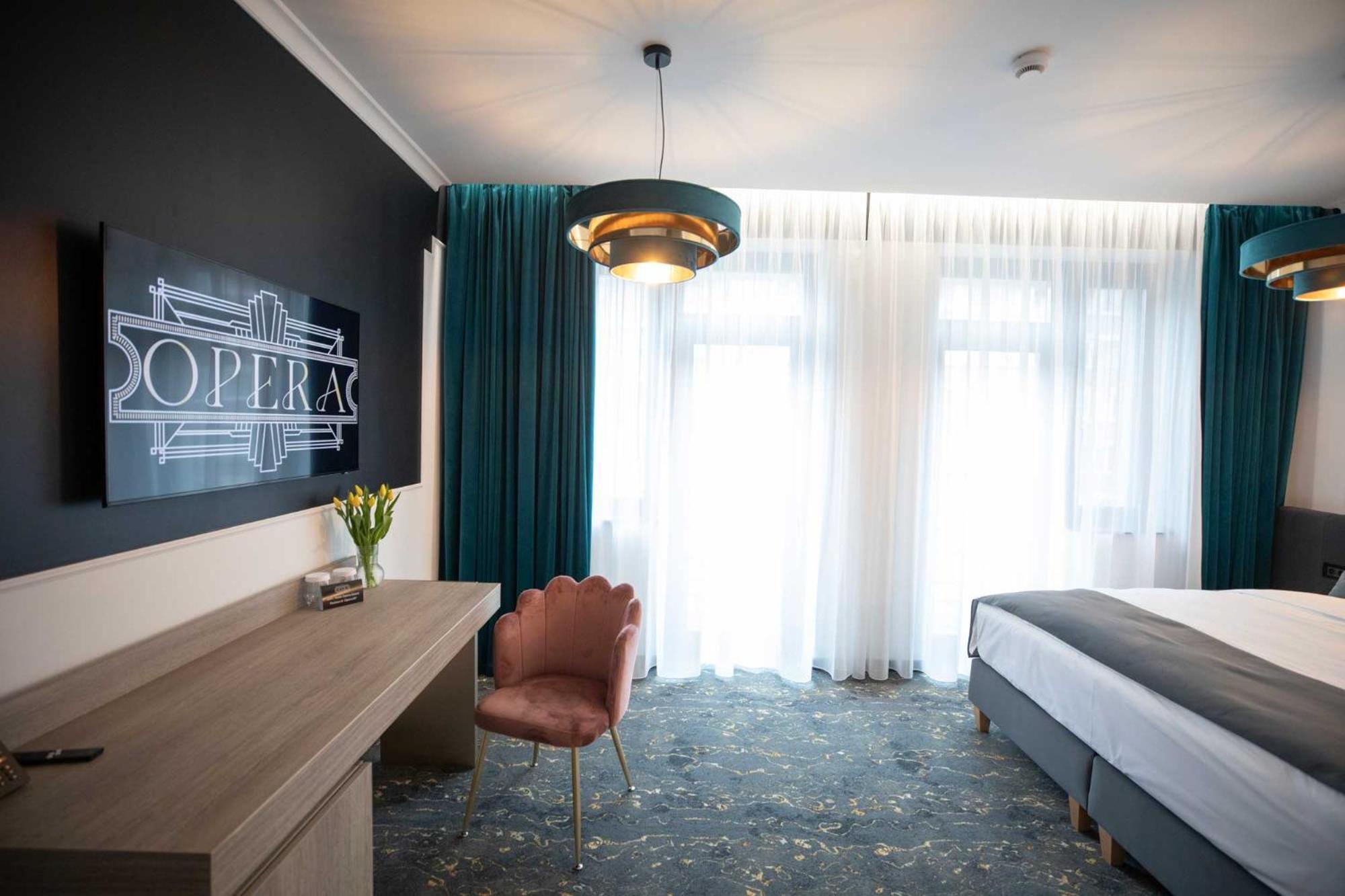 Opera Hotel Temesvár Kültér fotó
