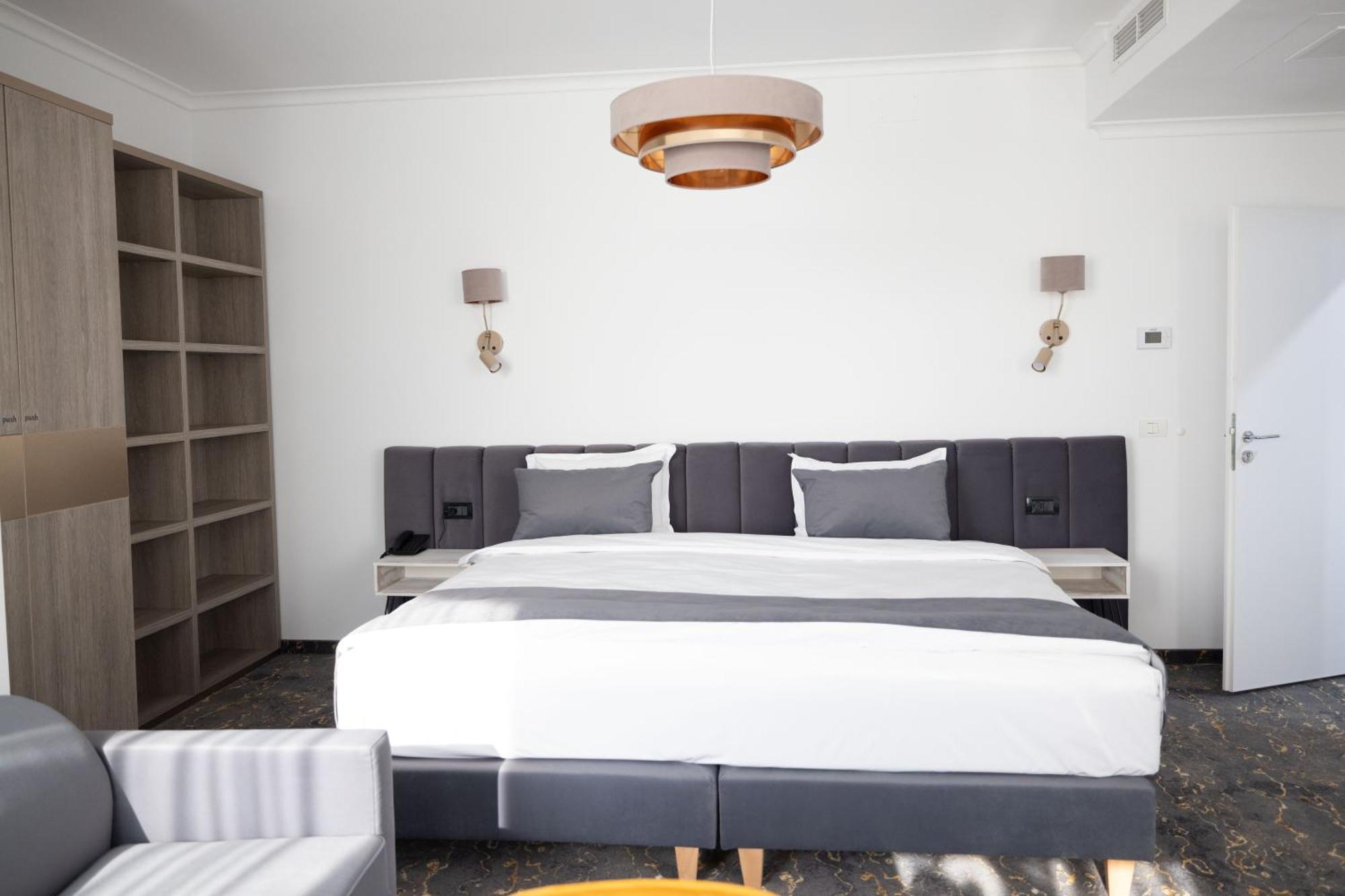 Opera Hotel Temesvár Kültér fotó