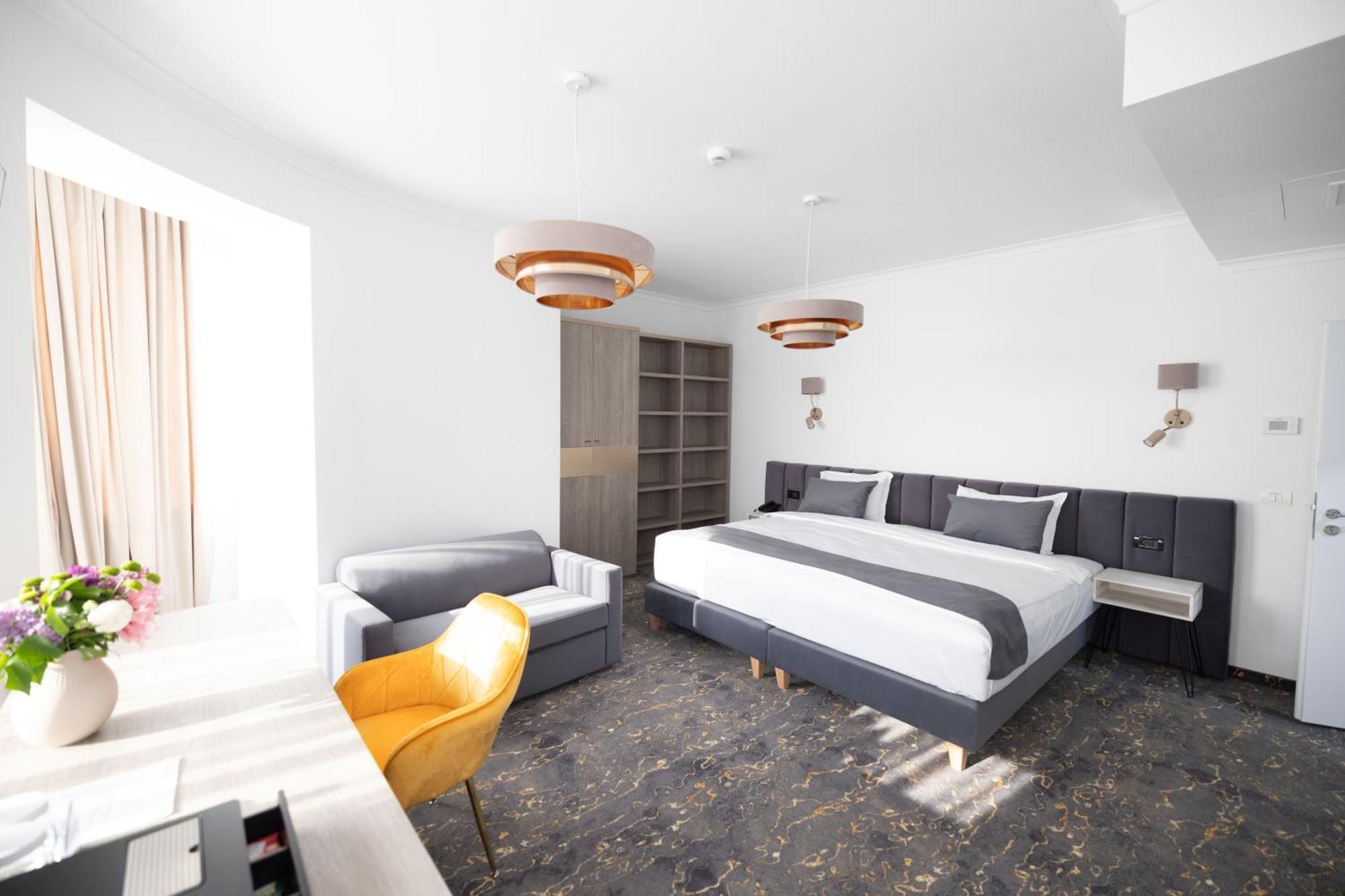 Opera Hotel Temesvár Kültér fotó